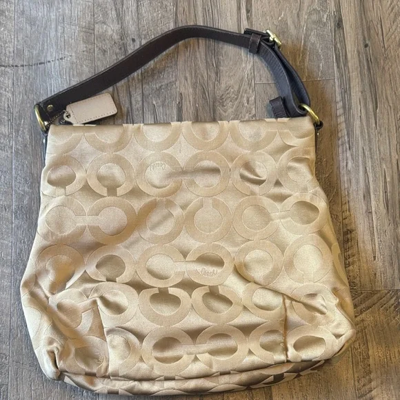 Coach - Beige and Brown Shoulder Bag with Gold Accents - Picture 6 of 12